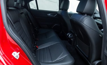 Alfa Romeo Giulia QUADRIFOGLIO 18