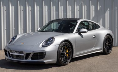 Porsche 911 Carrera GTS (991.2) 6