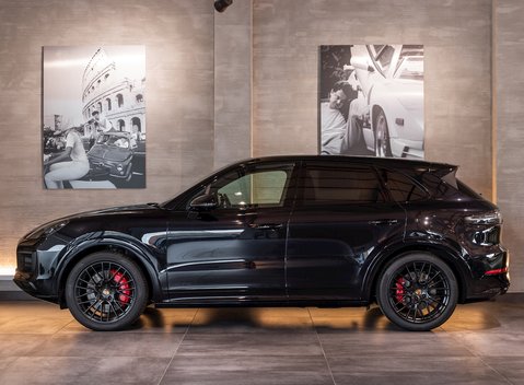 Porsche Cayenne GTS 2