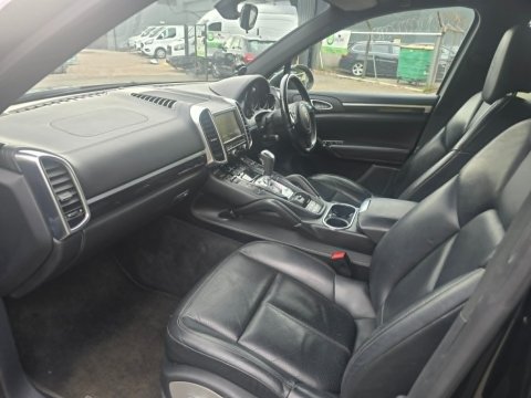 Porsche Cayenne D V6 TIPTRONIC 12