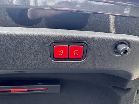 Mercedes-Benz CLS CLS 300D MHEV 4M AMG Line Night Edition Premium Plus Auto Diesel SUNROOF 35