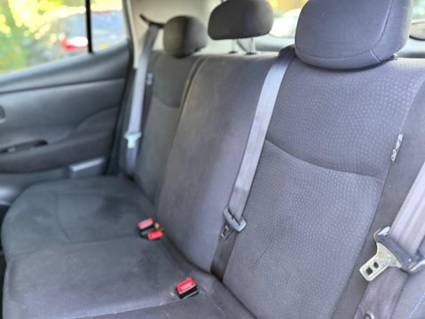 Nissan LEAF 24kWh Acenta Auto 5dr 15