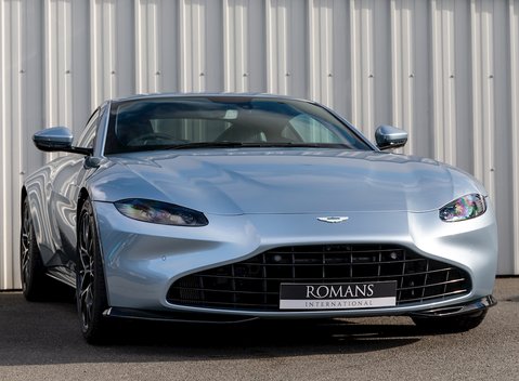 Aston Martin V8 Vantage 1