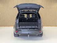 Land Rover Discovery 3.0 Discovery R-Dynamic SE D MHEV Auto 4WD 5dr 25