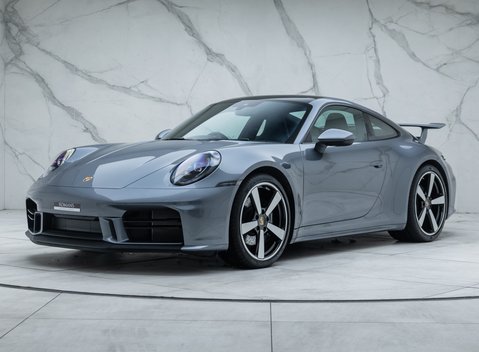 Porsche 911 Carrera (992.2) 1