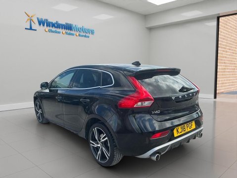 Volvo V40 2.0 D3 R-Design Nav Plus Euro 6 (s/s) 5dr 8