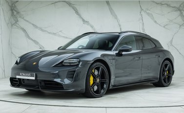 Porsche Taycan Turbo S Sport Turismo 1