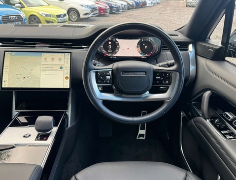 Land Rover Range Rover 3.0 Range Rover SE D MHEV Auto 4WD 5dr 30