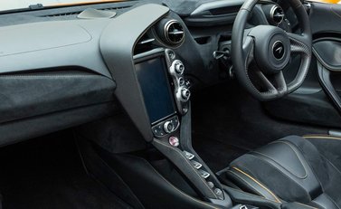 McLaren 720S Spider Peformance 24