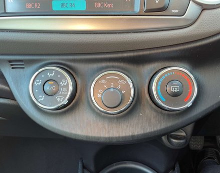 Toyota Yaris 1.3 Yaris TR VVT-i 5dr 28