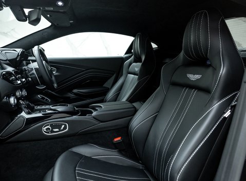 Aston Martin Vantage V8 18