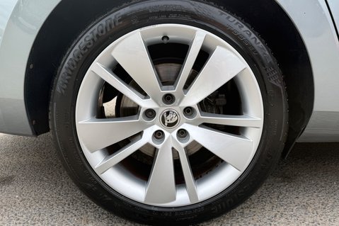 Skoda Superb SE L TDI DSG - FULL SKODA SERVICE HISTORY - 8 SERVICES 64