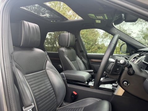 Land Rover Discovery SDV6 HSE LUXURY 11