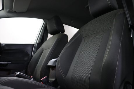 Ford Fiesta TITANIUM 35