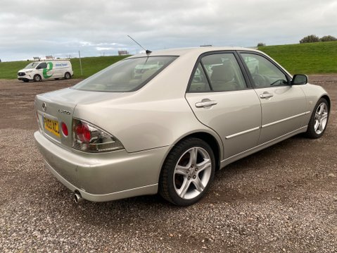 Lexus Is 200 SE 7