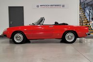 Alfa Romeo Spider 1750 VELOCE 8