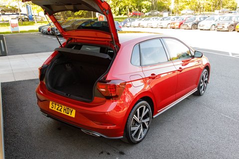 Volkswagen Polo R-LINE TSI 38
