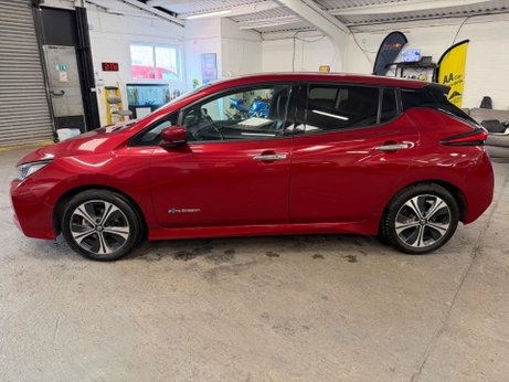 Nissan LEAF 40kWh N-Connecta Auto 5dr 4