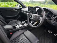 Audi RS4 CARBON BLACK 9