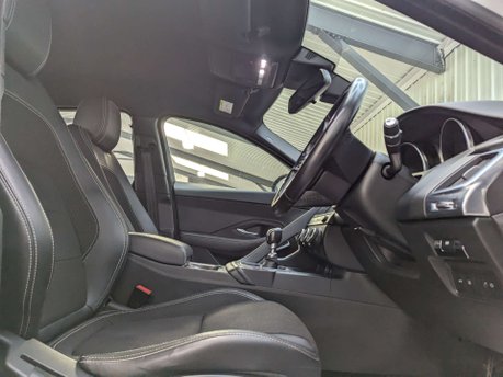 Jaguar E-Pace 2.0 E-Pace R-Dynamic D 4X2 5dr 53
