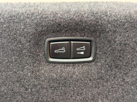Porsche Taycan Performance Plus 93.4kWh 4S Saloon 4dr Electric Auto 4WD (571 ps) 33