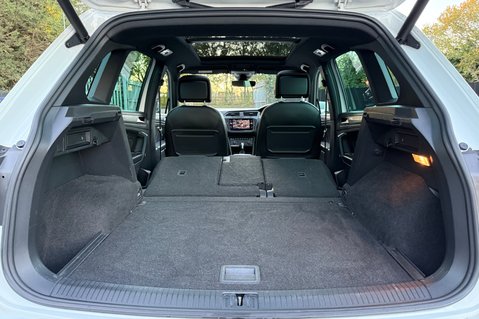 Volkswagen Tiguan R-LINE TECH TDI 4MOTION DSG -TOWBAR -ELECTRIC TAILGATE -KEYLESS -CARPLAY 52