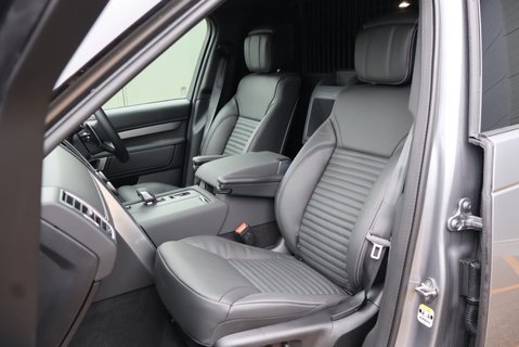 Land Rover Discovery DEMO MODEL COMMERCIAL DYNAMIC HSE WITH GENUINE REAR SEATS STYLED BY SEEKER  16