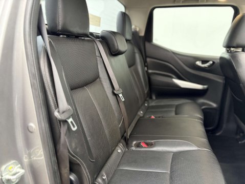 Nissan Navara 2.3 Navara Tekna dCi 4WD 5dr 26