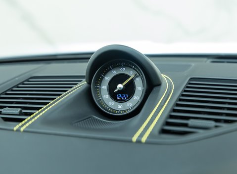 Porsche 911 GT3 TOURING (992) 17