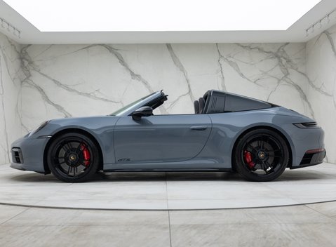 Porsche 911 Targa 4 GTS (992) 6