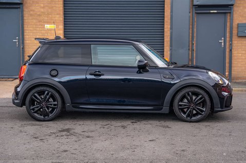 Mini Hatch 2.0 Cooper S Sport Auto 3dr 9