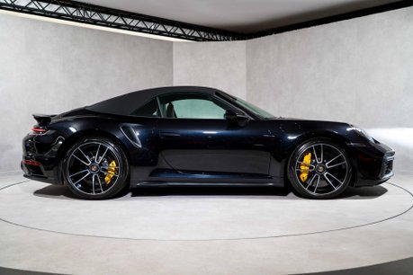 Porsche 911 TURBO S PDK. SPORTS CHRONO. HEATED & VENTILATED SEATS. PCCBS. SPORT EXHAUST 10