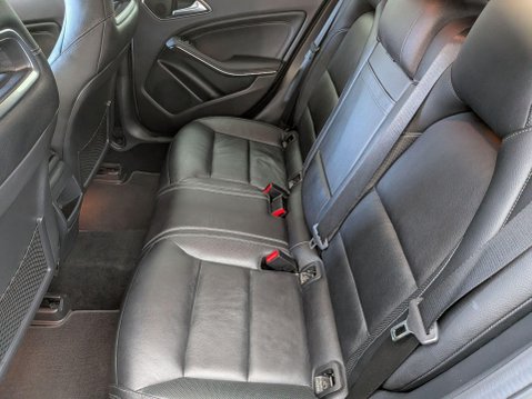 Mercedes-Benz GLA 2.0 GLA250 AMG Line 7G-DCT 4MATIC Euro 6 (s/s) 5dr 23