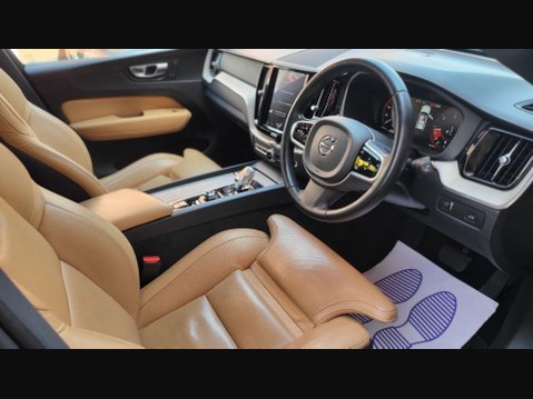 Volvo XC60 B4 INSCRIPTION AWD 4