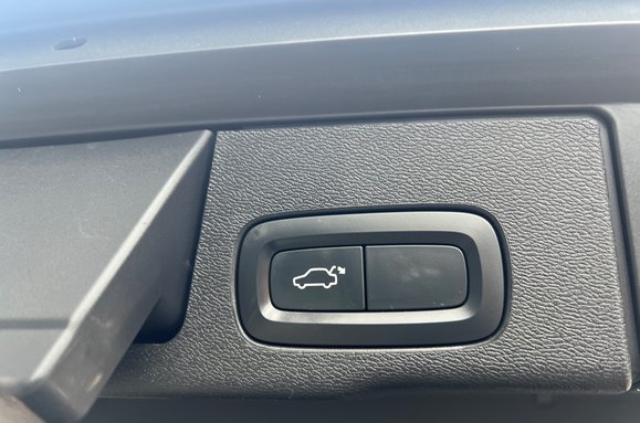 Volvo XC60 T5 R-DESIGN AWD PETROL AUTO 36