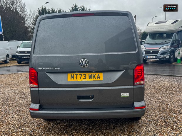 Volkswagen Transporter AUTO SWB L1H1 Low Roof Highline T30 Air Con Alloys Sensors EURO 6 7