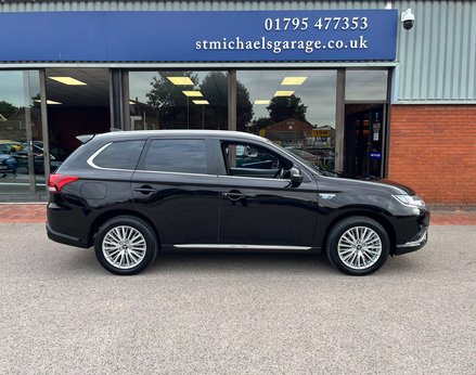 Mitsubishi Outlander 2.4 Outlander Dynamic PHEV CVT 4WD 5dr 10