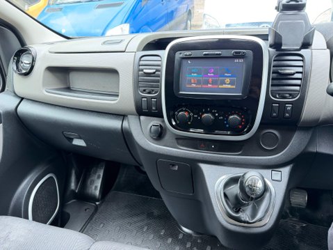 Renault Trafic 1.6 dCi ENERGY 27 Sport Nav Panel Van 5dr Diesel Manual SWB Standard Roof E 33