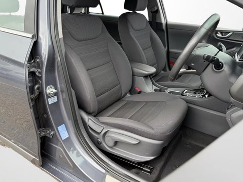 Hyundai IONIQ PREMIUM MHEV 18