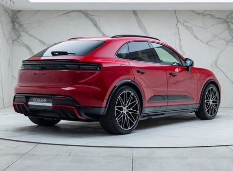 Porsche Macan GTS Electric 6