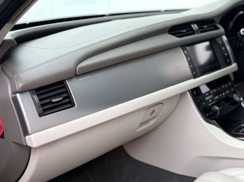 Jaguar XF 2.0 XF Portfolio D Auto 4dr 61