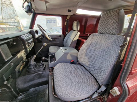 Land Rover Defender 90 2.5 TD5 County Hard Top 10