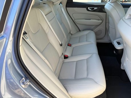 Volvo XC60 2.0 D4 Momentum Auto AWD Euro 6 (s/s) 5dr 22