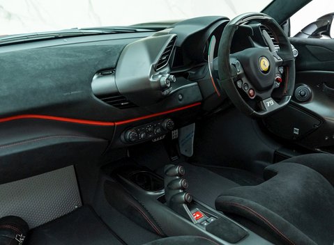 Ferrari 488 Pista Piloti 14