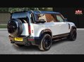 Land Rover Defender X-DYNAMIC SE 11