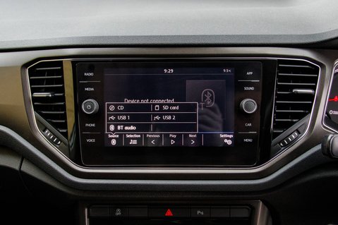 Volkswagen T-Roc SE TSI 23