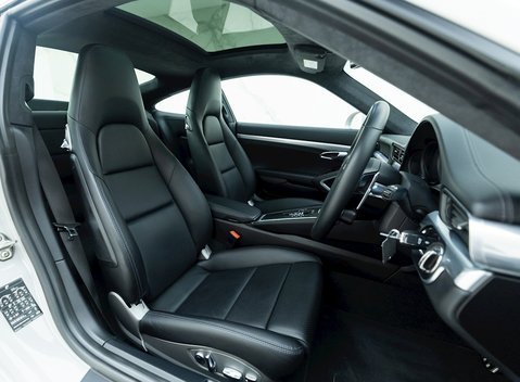 Porsche 911 (991.2) Carrera 4S 10