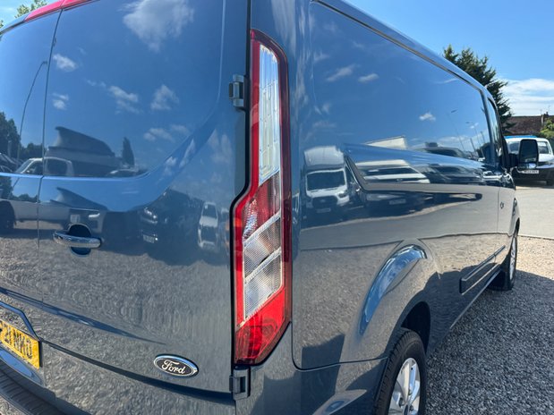 Ford Transit Custom AUTO LWB [SOLD CM] L2H1 Low Roof Limited 300 Air Con Alloys Sensors EURO 6 9