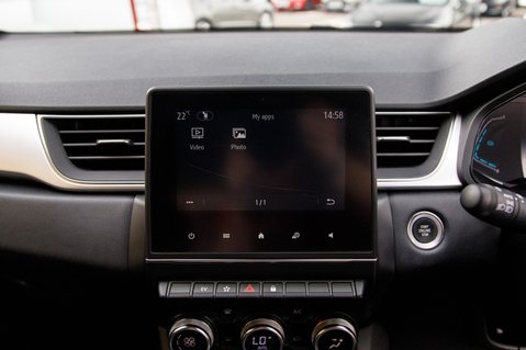 Renault Captur TECHNO E-TECH 27