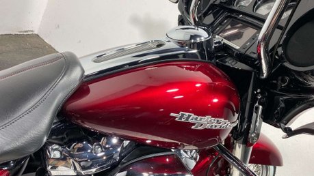 Harley-Davidson Touring 1745 FLHXS Street Glide Special Euro 4 26